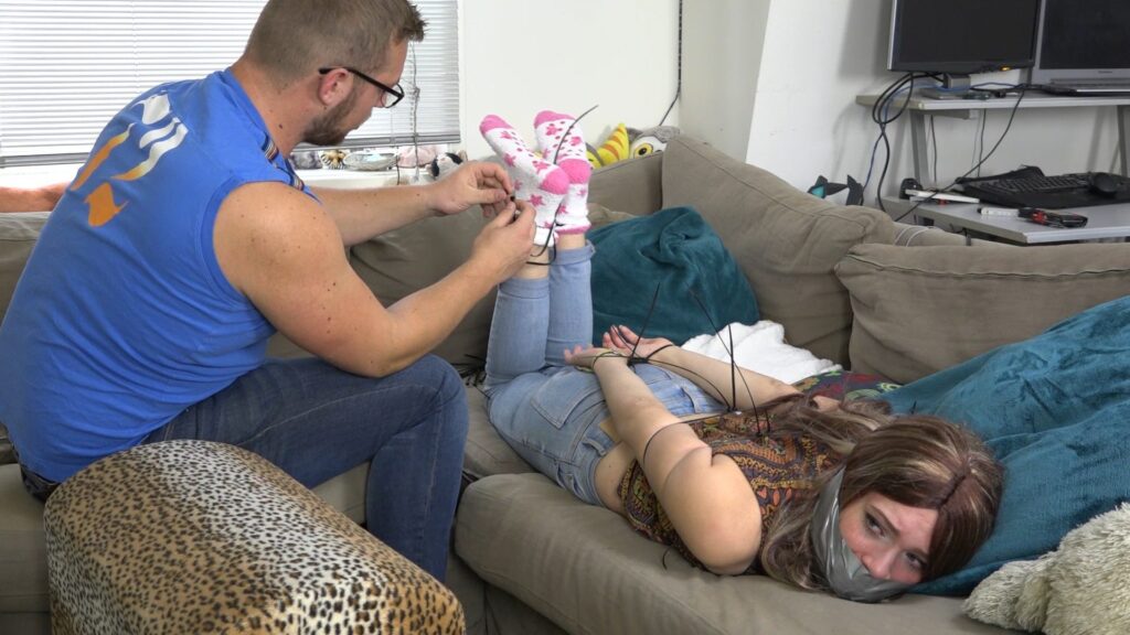 Luna Grey – Annoying Wife HD – Restricting Ropes