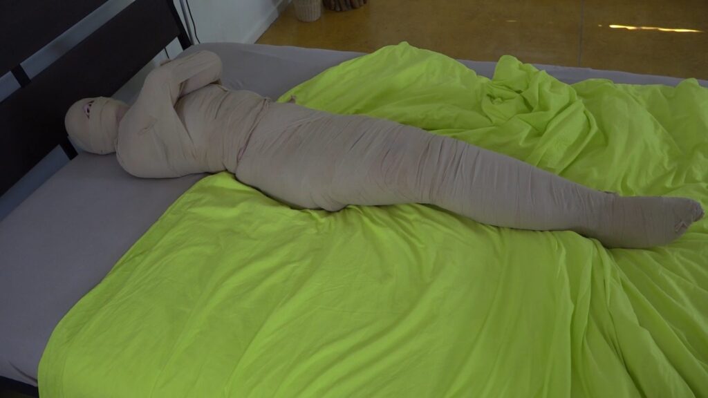 Luna Grey – Custom Mummification HD – Restricting Ropes