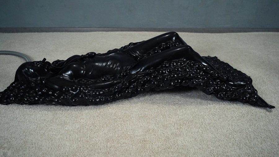 Black vacuum bed without frame with pear gag and balls