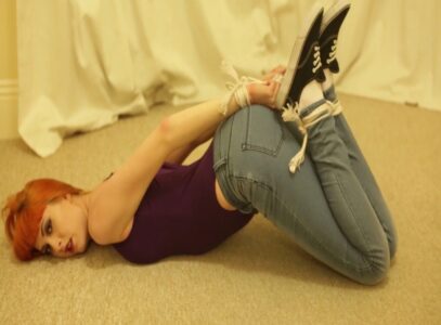 Amber in Jeans and Sneakers – Alt Girls Bound