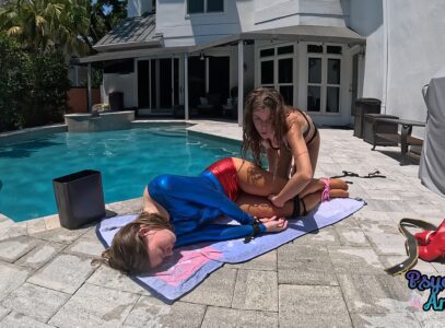 Psychotic Angel – Ultra Girl: A Splash of Peril